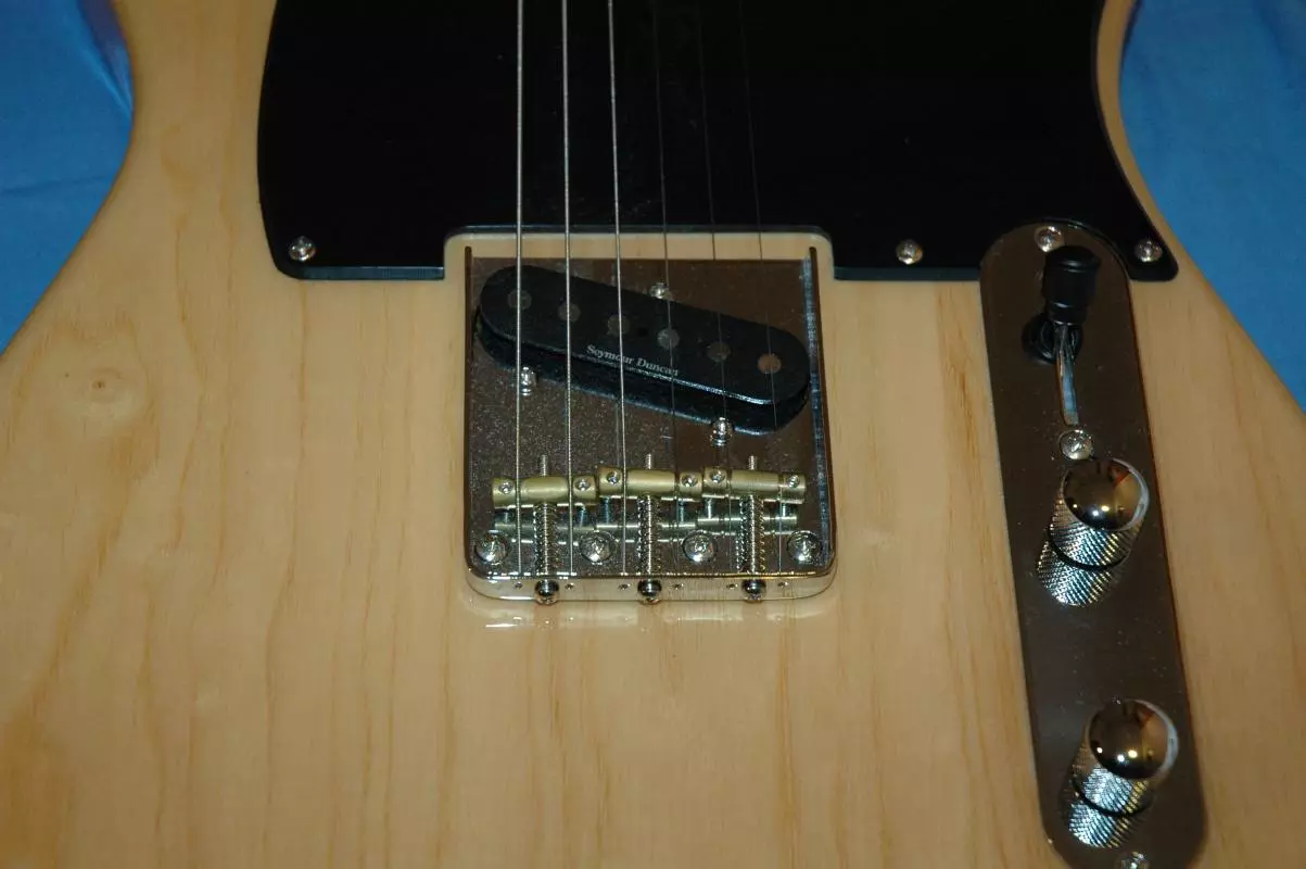 Comment Changer Vos Cordes de Guitare Électrique — Zedem