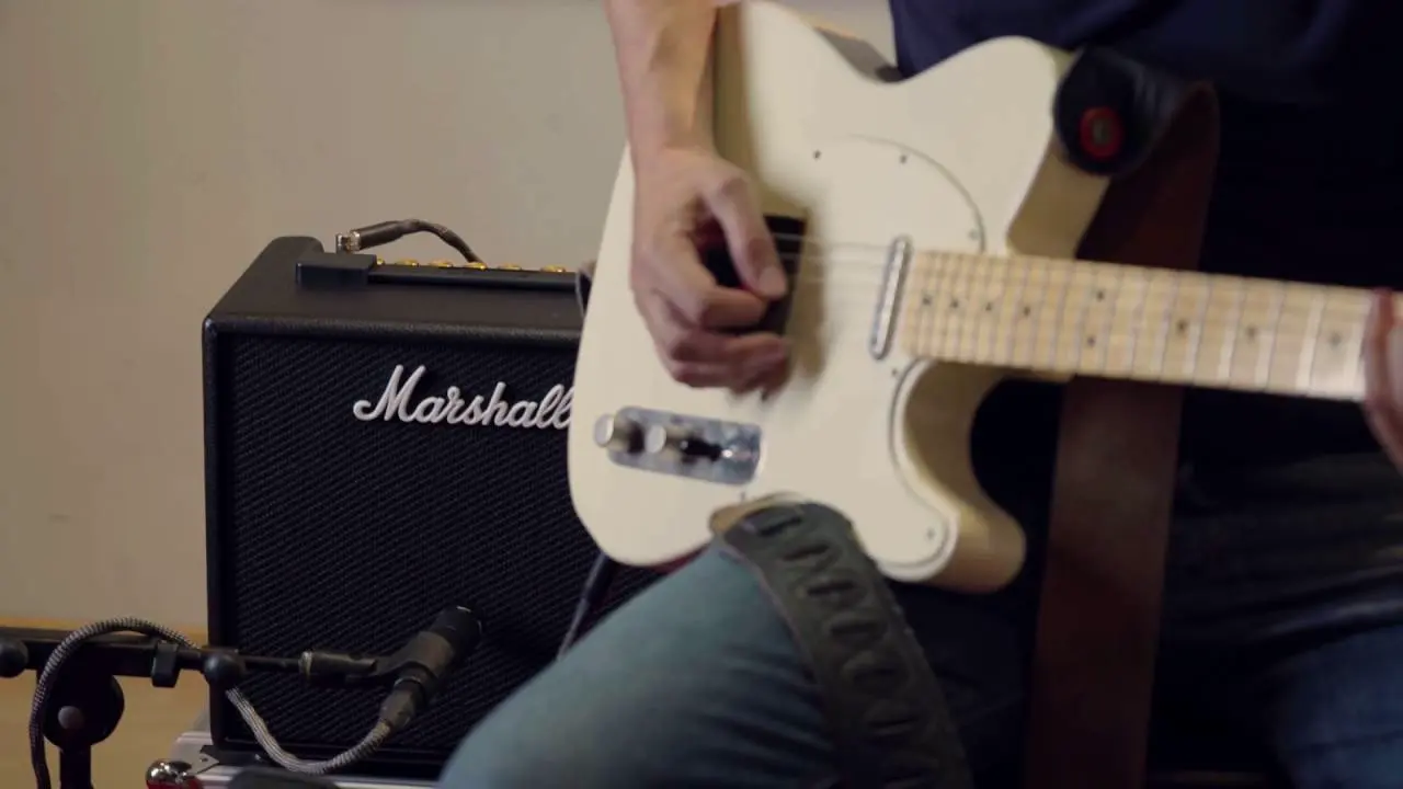 le marshall code 25 pour jouer de la guitare